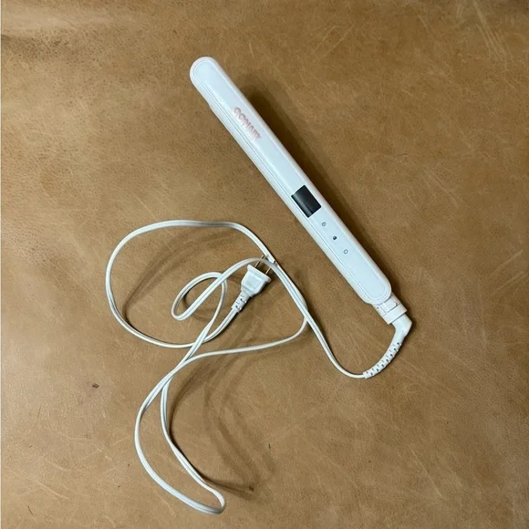 Conair Double Ceramic Flat Iron 1-inch Digital Flat Iron Used A Handful Of Times - Picture 2 of 7